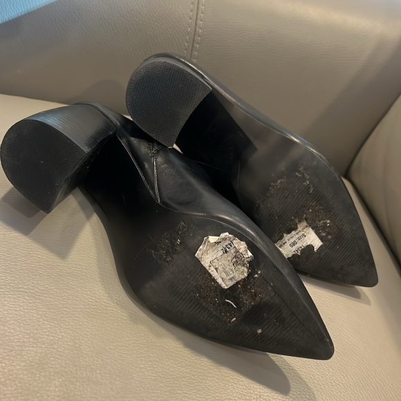 LAST CHANCE SALE: Steve Madden Black Leather Mules - Picture 3 of 5